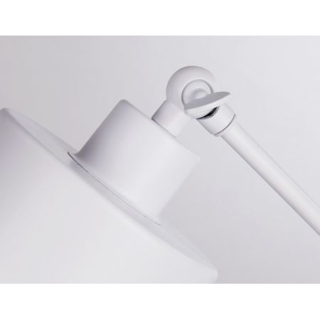 Настольная лампа Ambrella Light TR8152