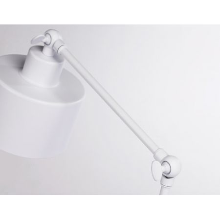 Настольная лампа Ambrella Light TR8152